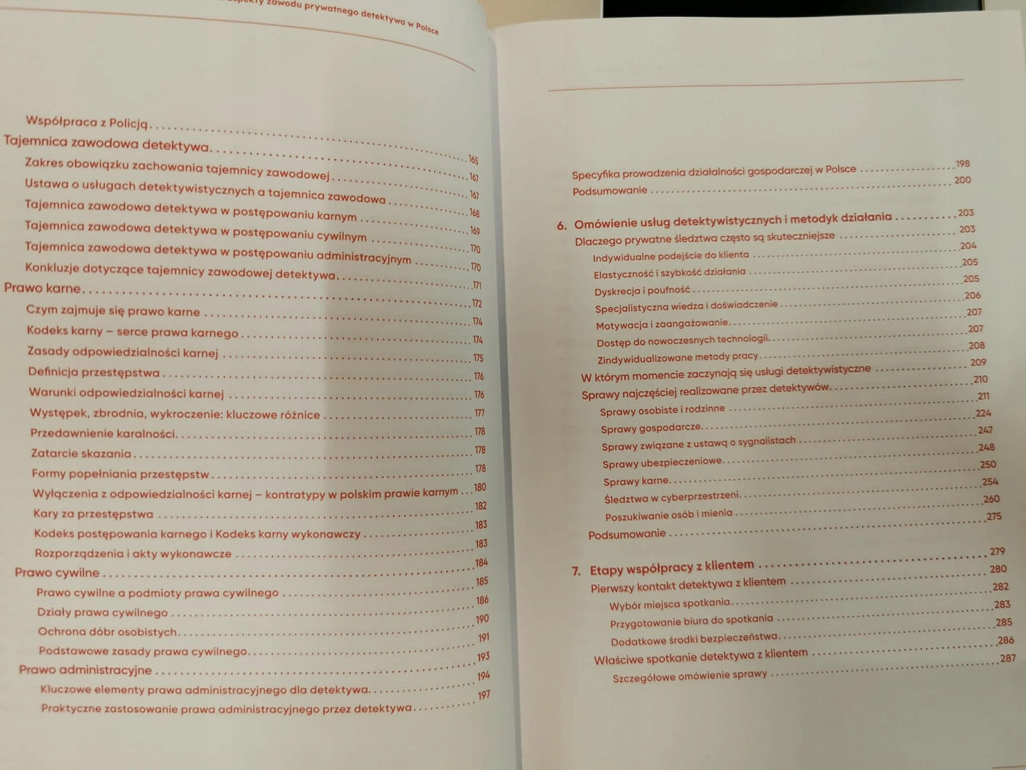 Podręcznik zawodu detektywa, D. Kuciel