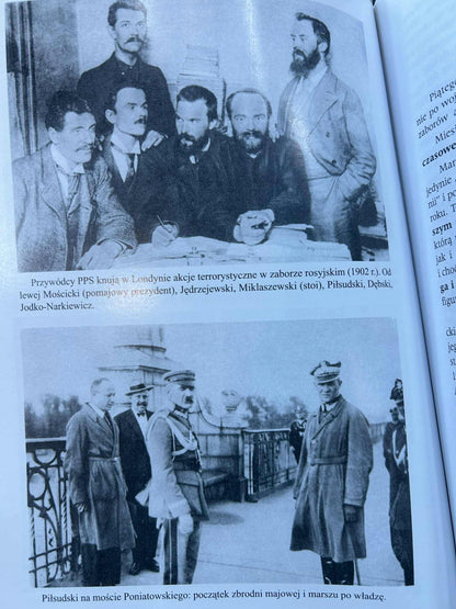 2325c566757173e8cbd2a4644444f318