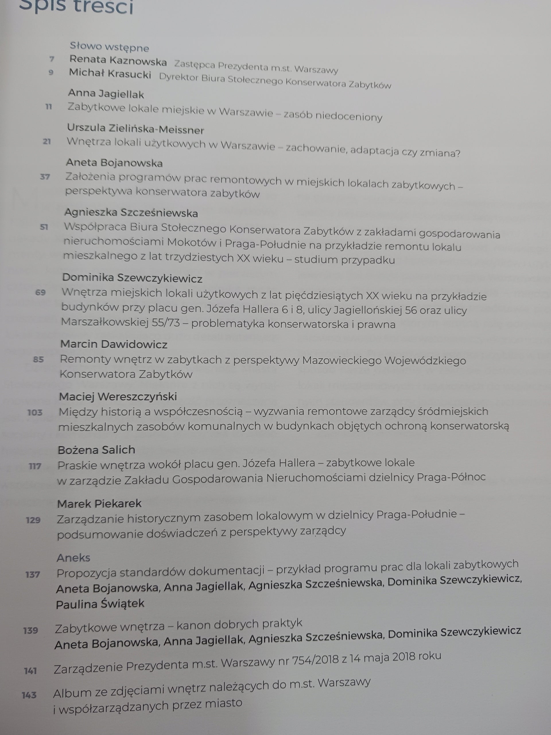 Warszawskie wnętrza Zabytkowe lokale miejskie red. Anna Jagiellak