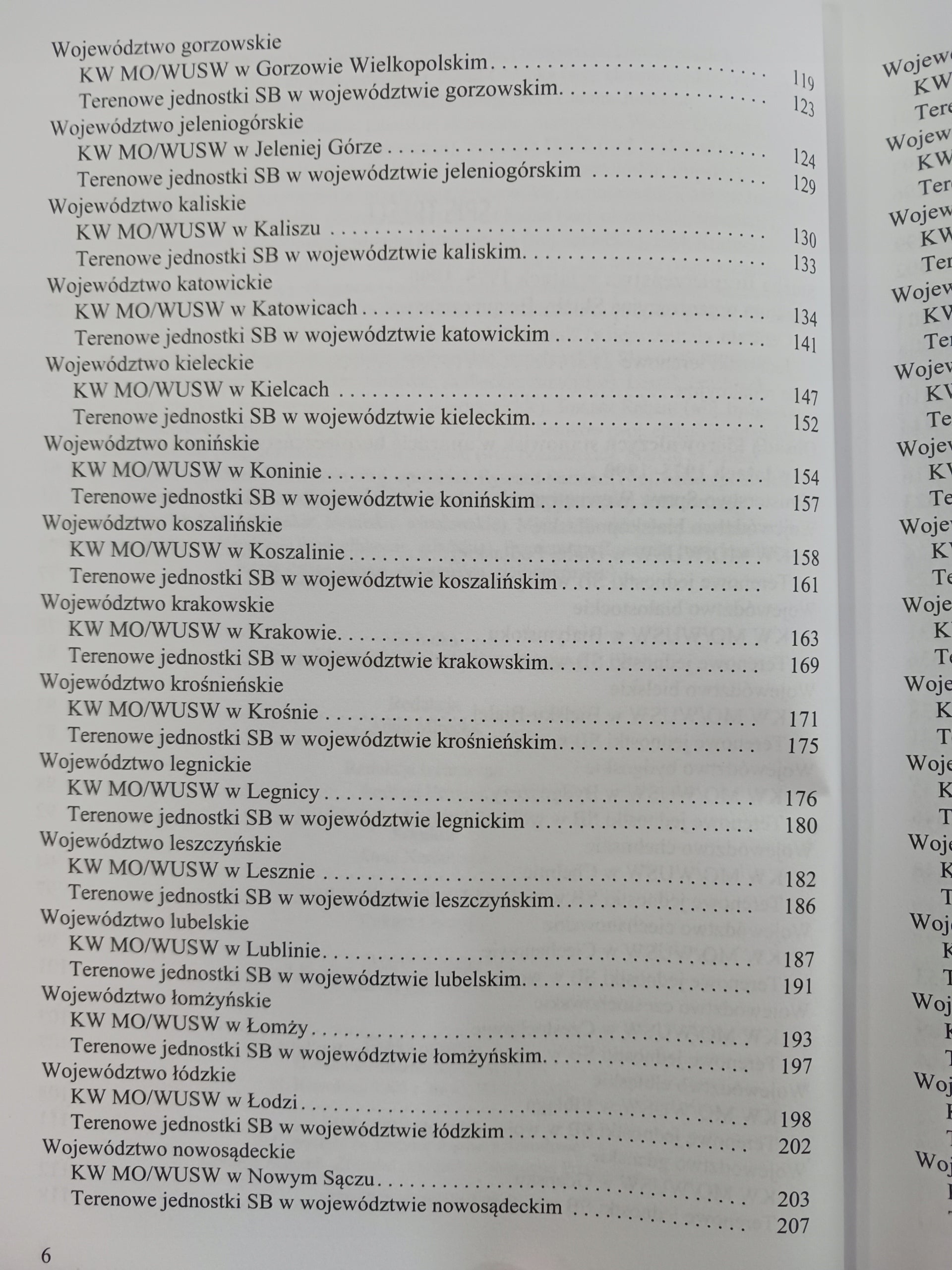 Aparat bezpieczeństwa w Polsce Kadra kierownicza tomy 1-3 Praca zbiorowa
