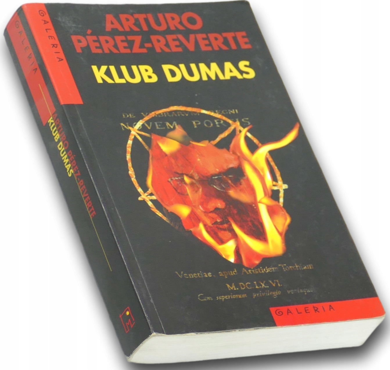 Klub Dumas, Arturo Pérez-Reverte