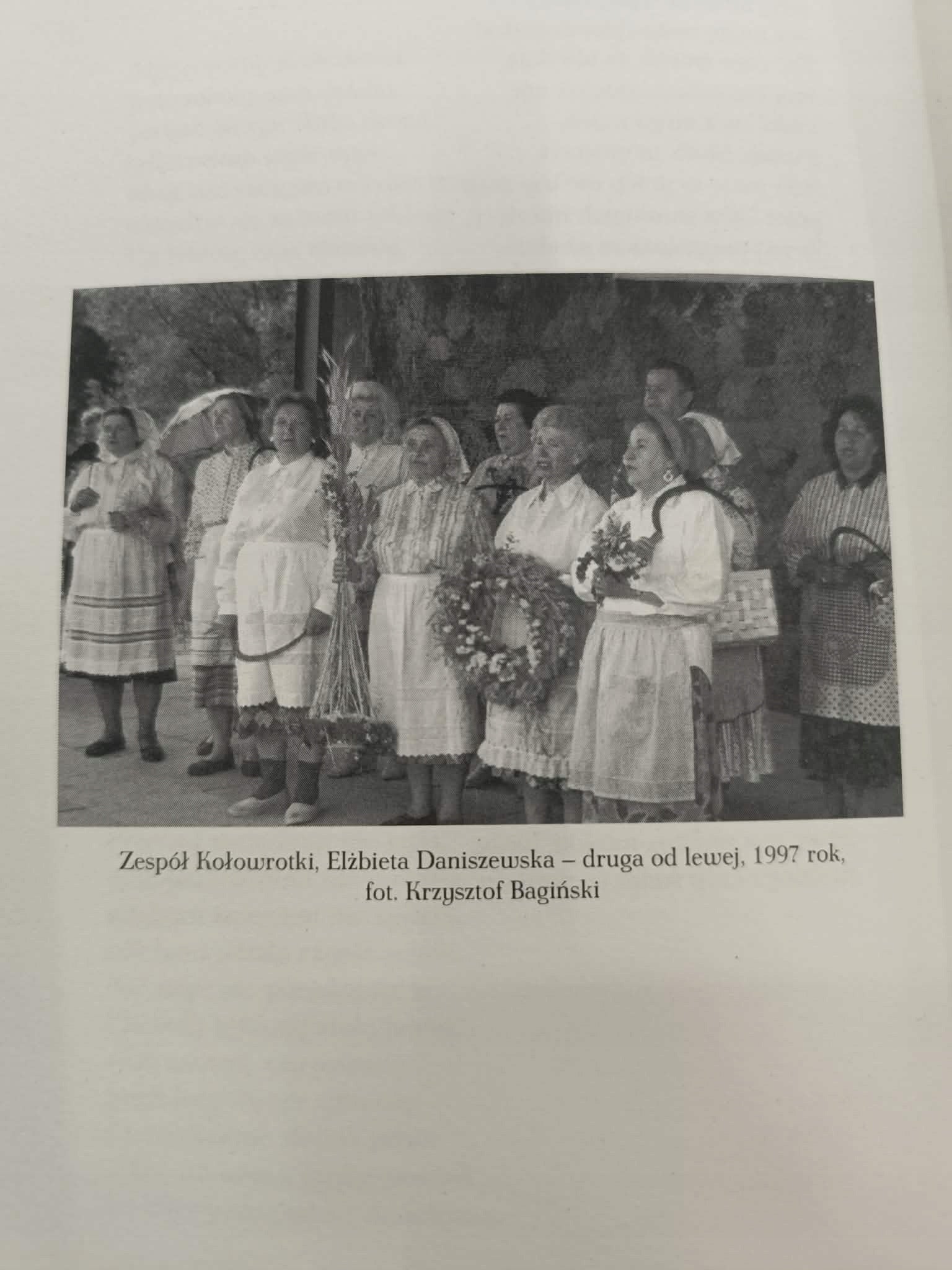 Elżbieta Daniszewska, Ludziom i ziemi, Poezja