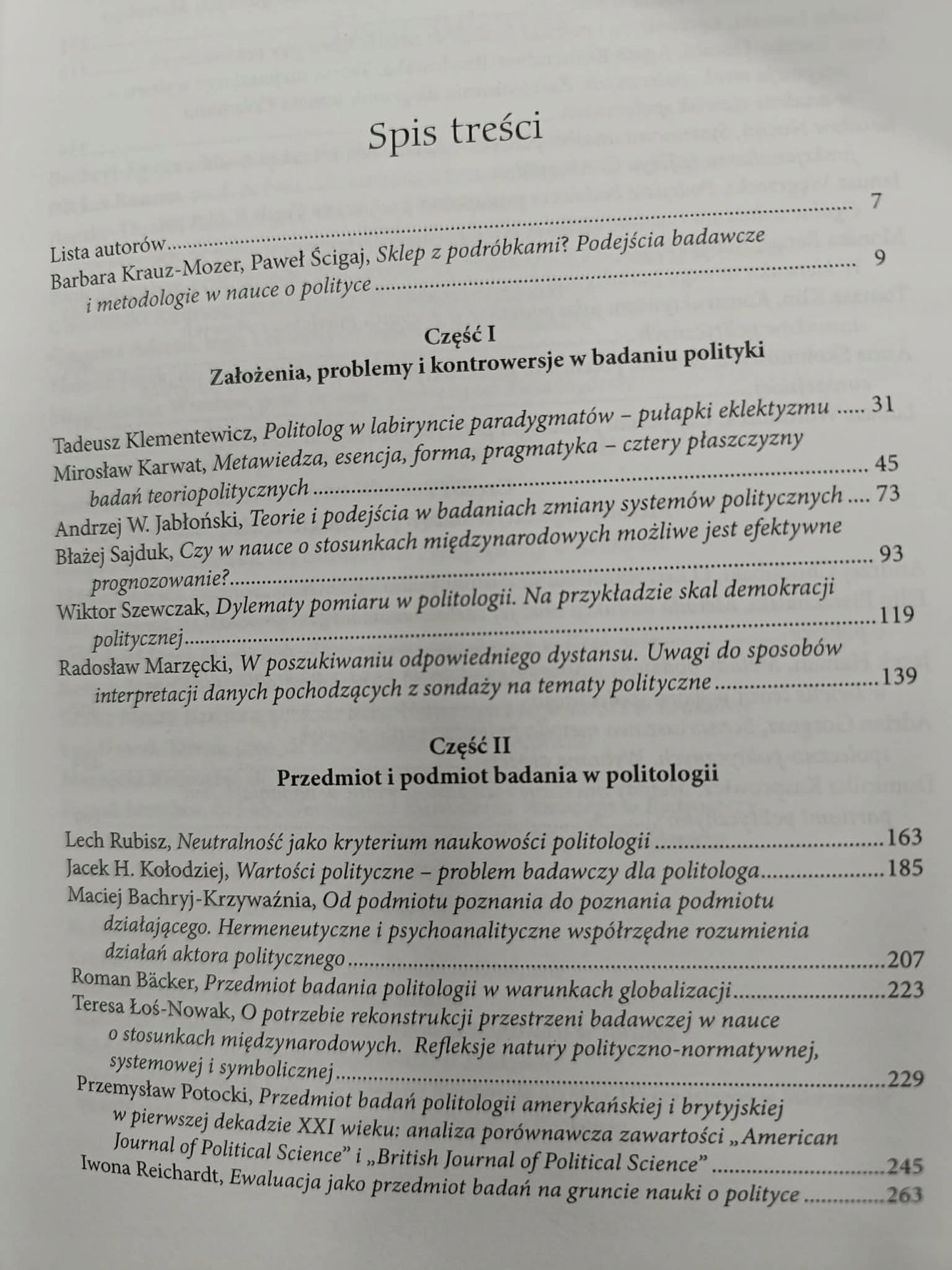 Podejścia badawcze i metodologiczne w nauce o polityce, Praca zbiorowa