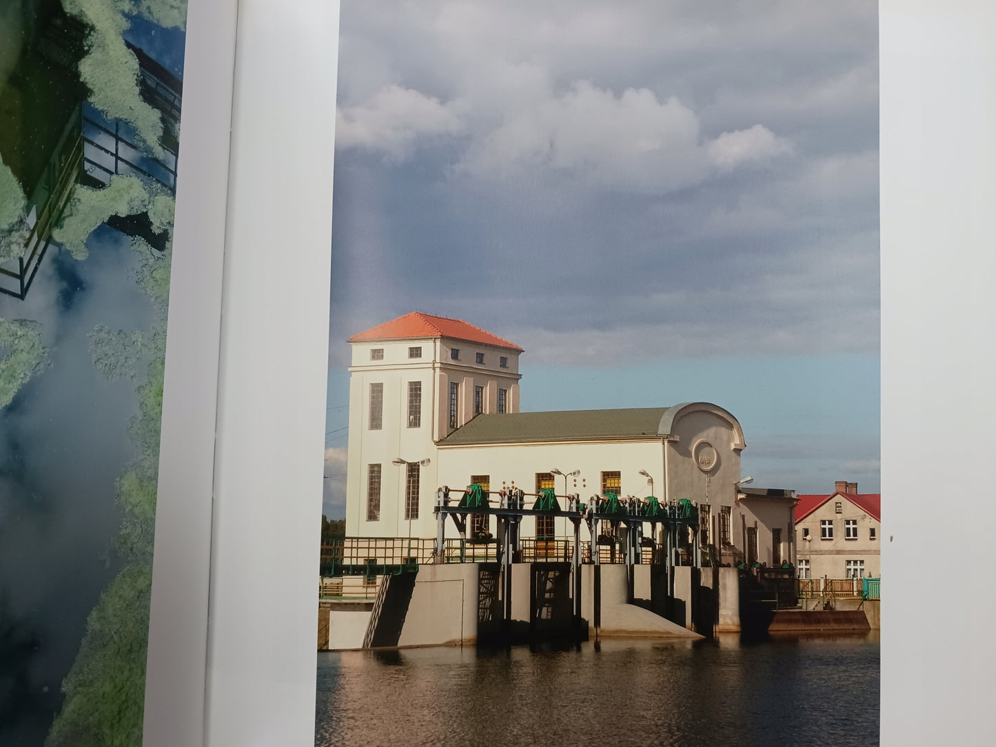 fe5f133af1bc4af19f91775353073ea8